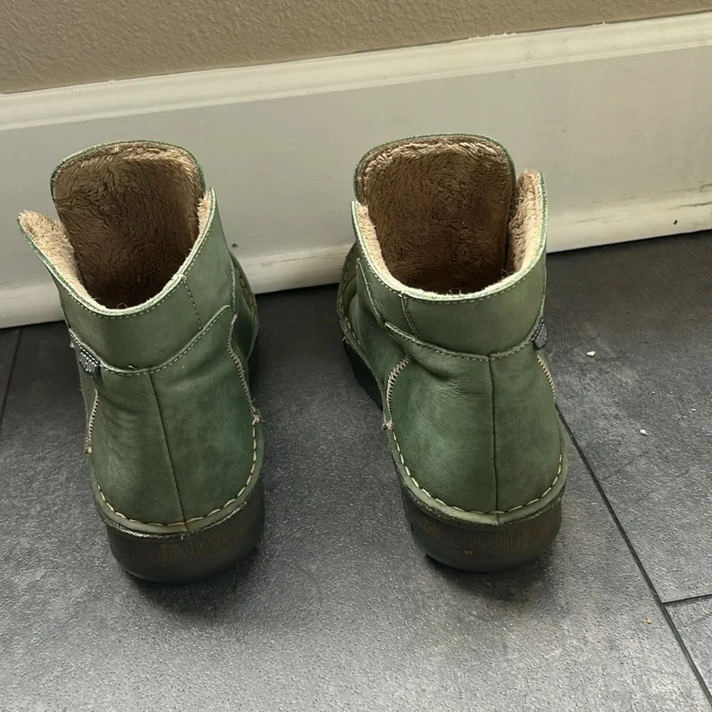 On Foot 29001 High Top Green  Sneaker in Kaki Khaki. Size 38